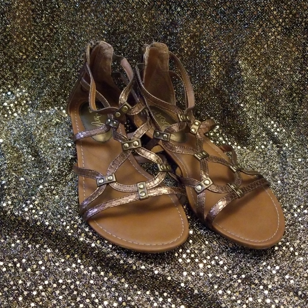 Metallic elastic strappy sandals Grecian 6.5